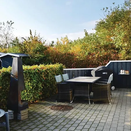 Three-bedroom Holiday In Ulfborg