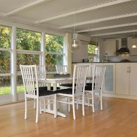 Three-bedroom Holiday In Ulfborg