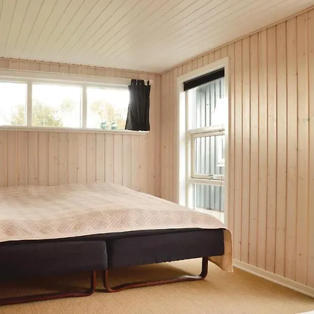 Three-bedroom Holiday In Ulfborg Casa de Férias *