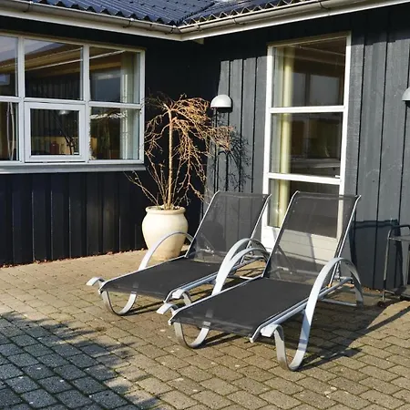 Casa de Férias Three-bedroom Holiday In Ulfborg